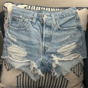 Levi’s 501 High Rise Denim Jean Shorts Distressed Light Wash Blue Size W26 XS/2